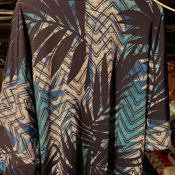 Women blouse - Picture 2 of 3